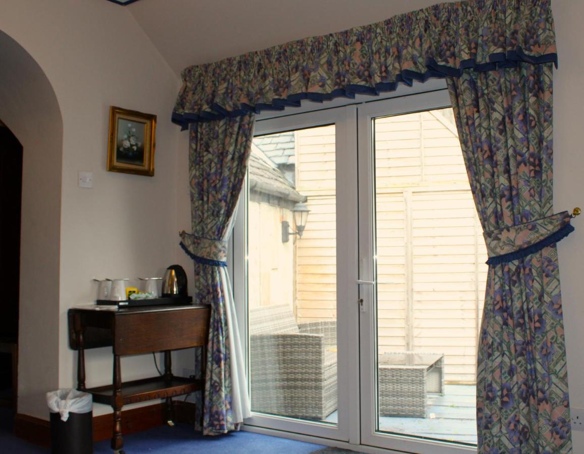 Hotel Falls Of Lora 3*